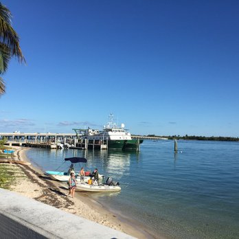 SALT Waterfront Restaurant - Beach. - Bars Near Me - Key Biscayne, Florida
