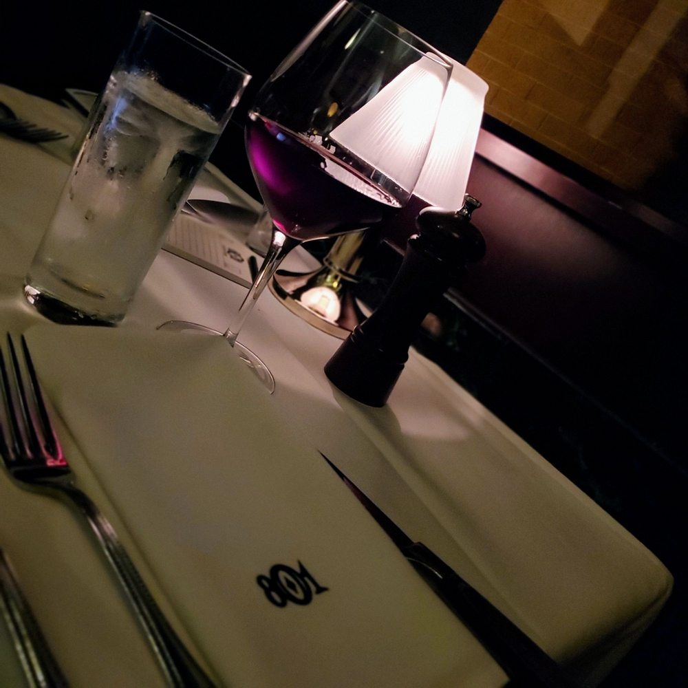 801 Chophouse - Pinot Noir - Steakhouses Near Me - Clayton, Missouri