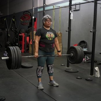 CrossFit 805 - Doing Deadlifts:) - Trainers Near Me - Simi Valley, California