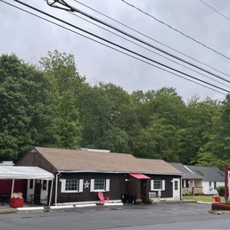Exterior photo of Deb's Restaurant - Higganum, Connecticut Exterior photo of Deb's Restaurant - Higganum, Connecticut