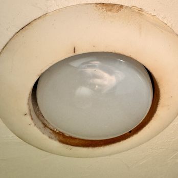 Lake Powell Resort and Marinas - Filthy and rusted bathroom lights - Hotels Near Me - Page, Arizona Lake Powell Resort and Marinas - Filthy and rusted bathroom lights - Hotels Near Me - Page, Arizona