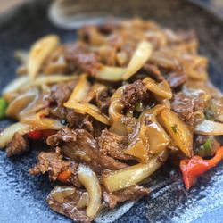 Mom's Siam - Drunken noodle with beef