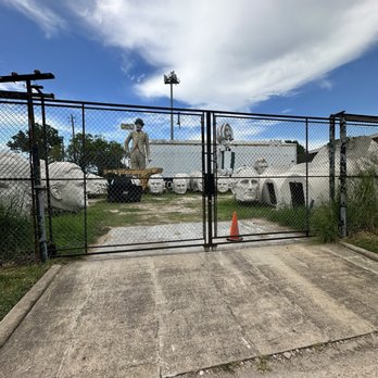 Giant President Heads - Locked gate - Landmarks & Historical Buildings Near Me - Houston, Texas