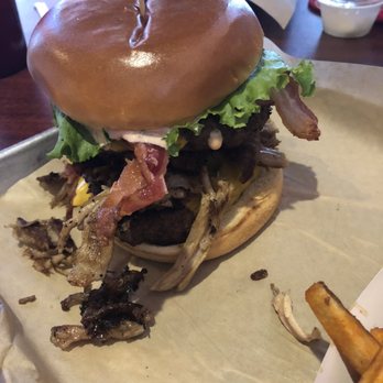 Alumni Grill - Alumni Burger - Salad Near Me - Thibodaux, Louisiana Alumni Grill - Alumni Burger - Salad Near Me - Thibodaux, Louisiana