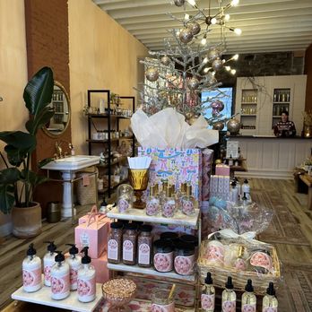 Fox Naturals - Inside - Cosmetics & Beauty Supply Near Me - Grand Rapids, Michigan Fox Naturals - Inside - Cosmetics & Beauty Supply Near Me - Grand Rapids, Michigan