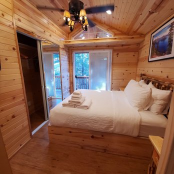 Seven Feathers RV Resort - Cabin bedroom - RV Parks Near Me - Canyonville, Oregon Seven Feathers RV Resort - Cabin bedroom - RV Parks Near Me - Canyonville, Oregon