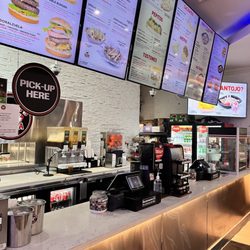 Pepito's Plaza Brickell - Lobby Bar Counter Order!