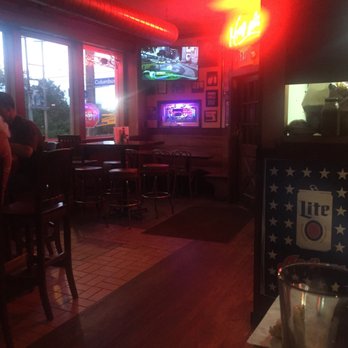 Hoopples - Dive Bars Near Me - Cleveland, Ohio Hoopples - Dive Bars Near Me - Cleveland, Ohio