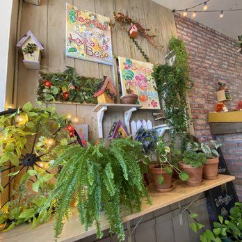 Cafe Bench - Cafes Near Me - Flushing, New York Cafe Bench - Cafes Near Me - Flushing, New York