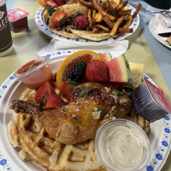 Karine's - Chicken and waffles - Breakfast & Brunch Near Me - Toronto, Ontario Karine's - Chicken and waffles - Breakfast & Brunch Near Me - Toronto, Ontario