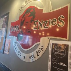 DunnEnzies Pizza - Logo