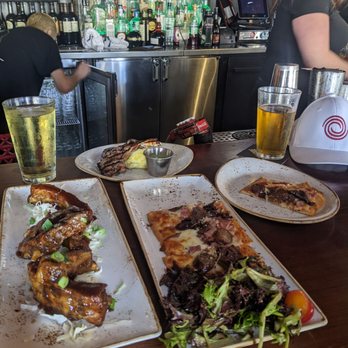 Le Papagayo - Braised short ribs, flatbread, lambchops - Breakfast & Brunch Near Me - Encinitas, California