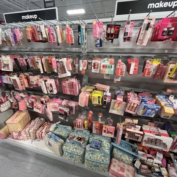 TJ Maxx - TJ Maxx (Henderson, NV) - Makeup - Department Stores Near Me - Henderson, Nevada TJ Maxx - TJ Maxx (Henderson, NV) - Makeup - Department Stores Near Me - Henderson, Nevada