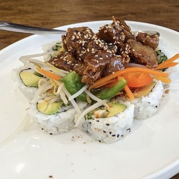Tenon Vegan Sushi - Queen roll teriyaki chicken - Sushi Bars Near Me - Toronto, Ontario Tenon Vegan Sushi - Queen roll teriyaki chicken - Sushi Bars Near Me - Toronto, Ontario