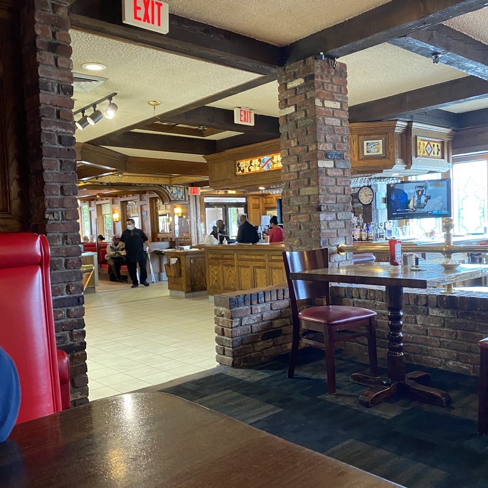 Coach House Diner - Inside - Diners Near Me - Hackensack, New Jersey Coach House Diner - Inside - Diners Near Me - Hackensack, New Jersey