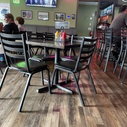 Riverton Station - Dining area and bar
