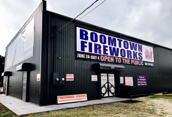Boomtown Fireworks, 11893 N Highway 75, Willis, TX 77378, US