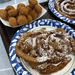 Gianelli's Drive-thru - Funnel cake