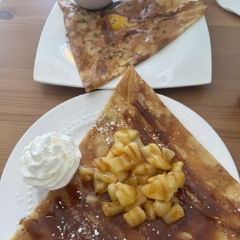 La Creperie - The caramel crepe with sautéed apples with the Complete behind it. - Creperies Near Me - Holmes Beach, Florida La Creperie - The caramel crepe with sautéed apples with the Complete behind it. - Creperies Near Me - Holmes Beach, Florida