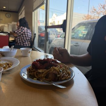 Won Kok Restaurant - Mix of Pork with special sauce and House Shanghai noodles - Chinese Near Me - Los Angeles, California