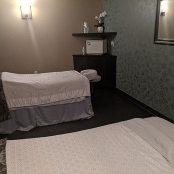 Massage Heights - Couples massage room - Massage Therapy Near Me - Sacramento, California Massage Heights - Couples massage room - Massage Therapy Near Me - Sacramento, California