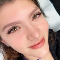 LASHME Uyen Beauty Studio - Wispy volume mix with wet set