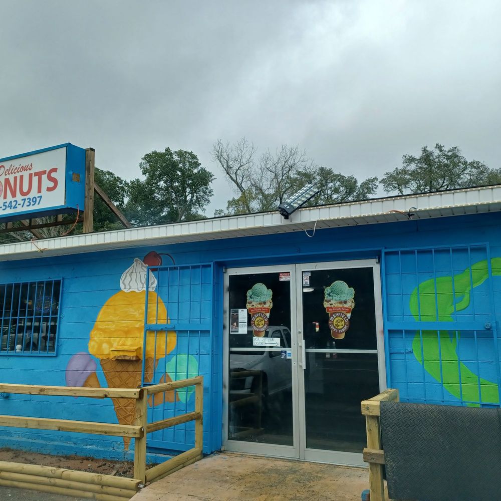 Stopped for a pee break under the guise of buying donuts. Okay I did buy donuts LOL Stopped for a pee break under the guise of buying donuts. Okay I did buy donuts LOL