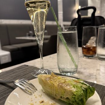 United Polaris - Airport Lounges Near Me - Los Angeles, California United Polaris - Airport Lounges Near Me - Los Angeles, California