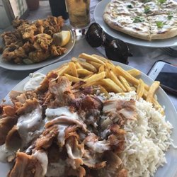 Ali Baba - Chicken kebab plate, pakora and garlic naan