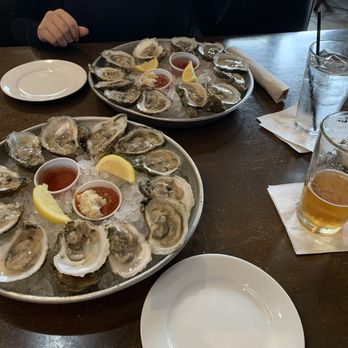 Pearlz Oyster Bar - Oysters - Seafood Near Me - Columbia, South Carolina