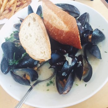 Park Bruges - green curry mussels - Belgian Near Me - Pittsburgh, Pennsylvania Park Bruges - green curry mussels - Belgian Near Me - Pittsburgh, Pennsylvania