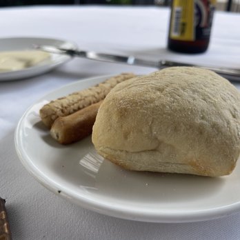 Giovannis Ristorante - Complimentary bread - Italian Near Me - Beachwood, Ohio Giovannis Ristorante - Complimentary bread - Italian Near Me - Beachwood, Ohio