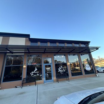 Love Live Sweets - Outside - Chocolatiers & Shops Near Me - Millstone, New Jersey
