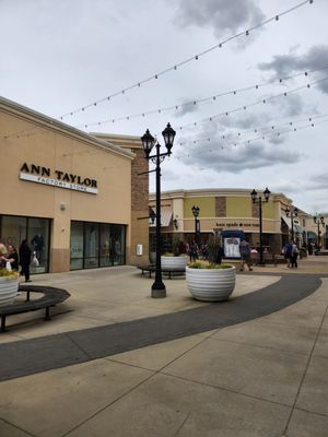 Charlotte Premium Outlets by null