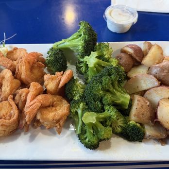 Wicker's Crab Pot - Fried Shrimp dinner with broccoli and seasoned red potatoes (2 sides) - Seafood Near Me - Chesapeake, Virginia Wicker's Crab Pot - Fried Shrimp dinner with broccoli and seasoned red potatoes (2 sides) - Seafood Near Me - Chesapeake, Virginia