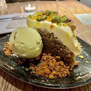 Entre Santos - Almond pistachio cake - Cocktail Bars Near Me - Madrid, M Entre Santos - Almond pistachio cake - Cocktail Bars Near Me - Madrid, M