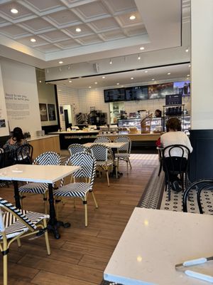 Paris Baguette by null