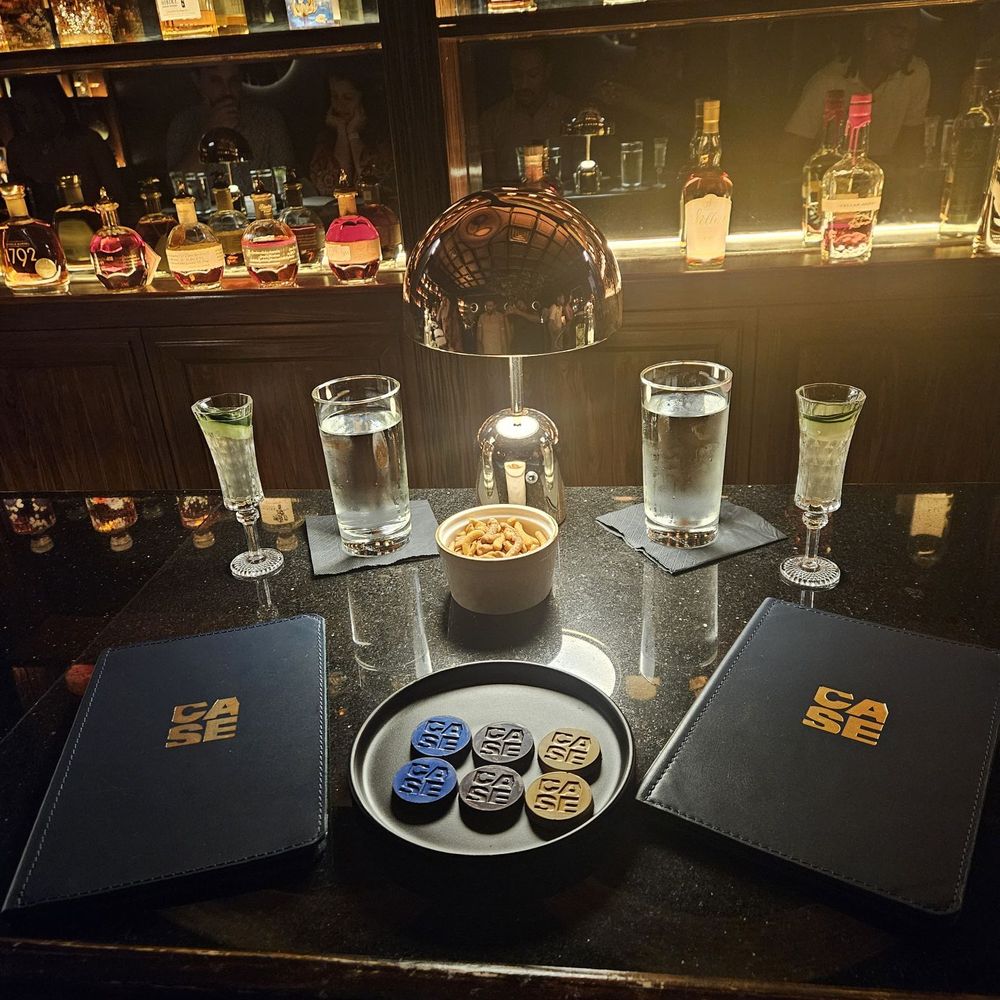 CASE Chocolates - Introduction chocolates, no liquid filling with Pallette Cleanser - Speakeasies Near Me - Houston, Texas