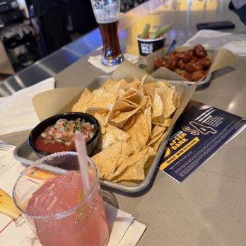Buffalo Wild Wings - American Near Me - Omaha, Nebraska