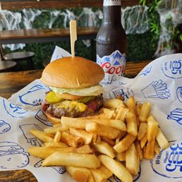 Classic Cheeseburger