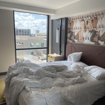 Hyatt Centric Beale Street Memphis - Bedroom with a view of Beale St - Hotels Near Me - Memphis, Tennessee Hyatt Centric Beale Street Memphis - Bedroom with a view of Beale St - Hotels Near Me - Memphis, Tennessee
