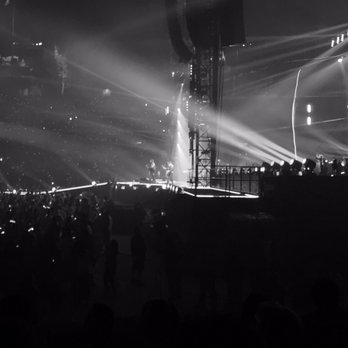 Rose Bowl Stadium - A Head Full of Dreams Tour / 2016 - Stadiums & Arenas Near Me - Pasadena, California