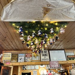 Van Zandt's Grill & Grocery - Merry Christmas