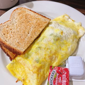 Keiser's Kitchen - Western Omelet with rye toast - American Near Me - Lowell, Michigan