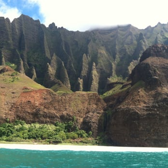 Na Pali Catamaran - Boat Charters Near Me - Hanalei, Hawaii