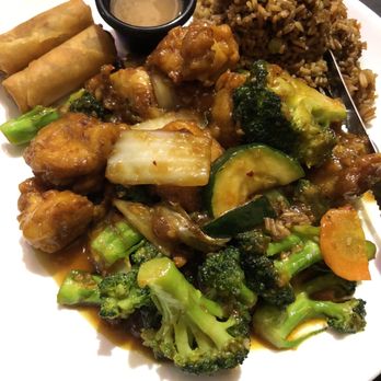 Sushi Moto Asian - General Tso Chicken - Sushi Bars Near Me - Wellington, Florida