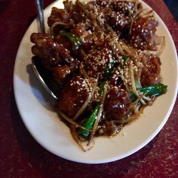 Rainbow Chinese Restaurant & Bar - Sesame chicken - Chinese Near Me - Minneapolis, Minnesota