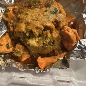 La Yaroa Tropical Restaurant - MOFONGO/Pollo en salsa criolla/ Chicken in criollo sauce - Puerto Rican Near Me - Norfolk, Virginia La Yaroa Tropical Restaurant - MOFONGO/Pollo en salsa criolla/ Chicken in criollo sauce - Puerto Rican Near Me - Norfolk, Virginia