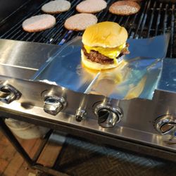 Black Bear Concessions - Double Cheeseburger