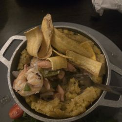 Mofongo's - Mofongo de camarones y pulpo con ajillo